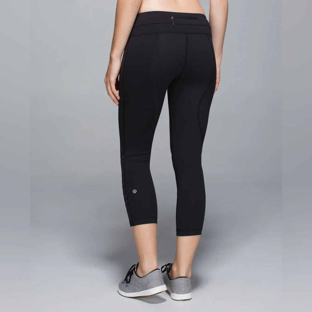 Lululemon Black Run: Inspire Crop II *Reflective Size 10